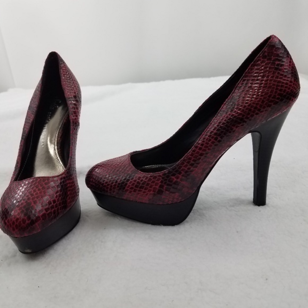 Sofia Vergara Pumps Size 8.5 Red Snake Isabel Faux‎